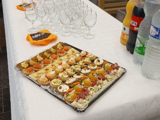 Cocktail traiteur en prestations extérieur pour entreprise.