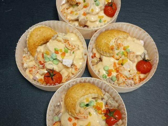 Cassolette de Homard, Noix de St-Jacques et coques et Ris de veau braisés