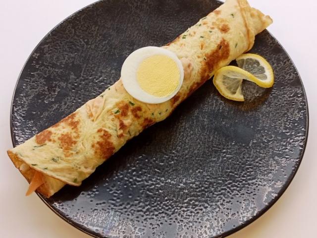 Nos entrées froides; 1/2 langouste, melon aux crevettes, omelettes au saumon . . .